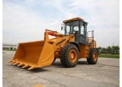 Фронтальный погрузчик LG833B